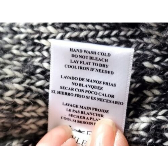 Ellen Tracy Womens Sleeveless Cardigan Tunic Sweater Size XL Gray Woven - Picture 6 of 6